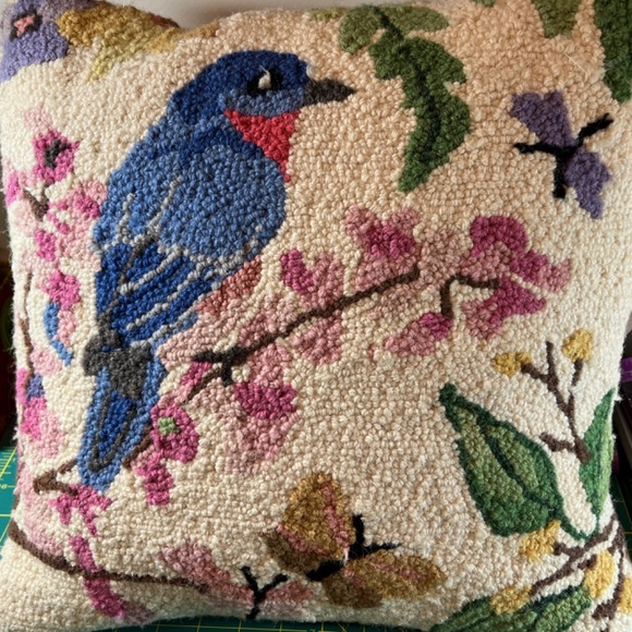 Pillow, punch-needled - Picture 2 of 3